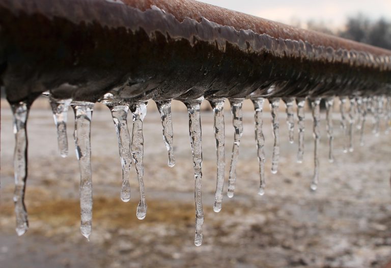 3 Ways To Avoid Burst Pipes This Winter M Runk Plumbing Heating
