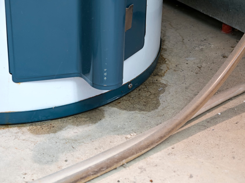 what to do when your hot water heater leaks